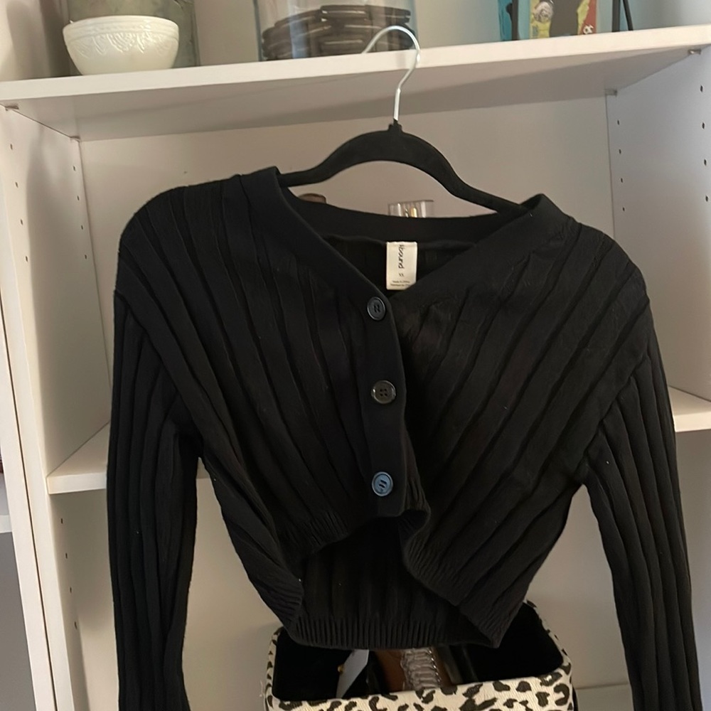 Cropped black cardigan
